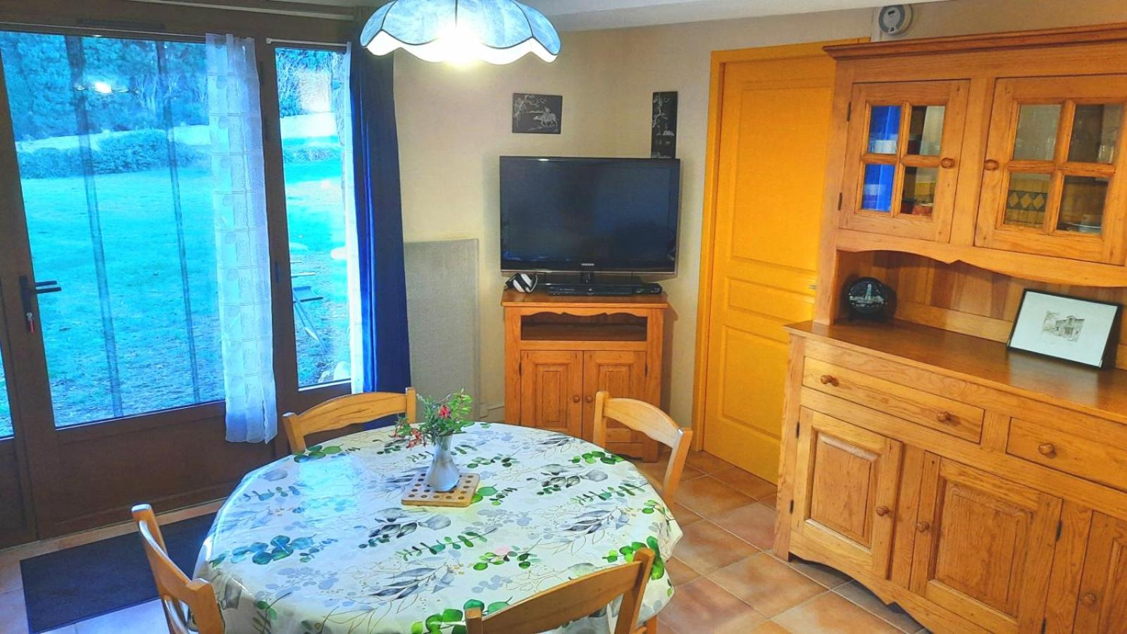 La petite maison dans la prairie Cassaignes Extérieur photo
